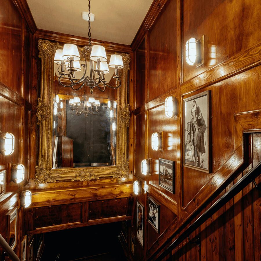 Capone's Speakeasy